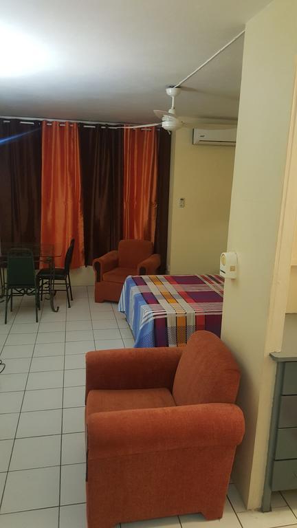 Comfortable Suite 1 Kingston Exterior photo